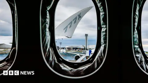 The extreme engineering of aircraft windows