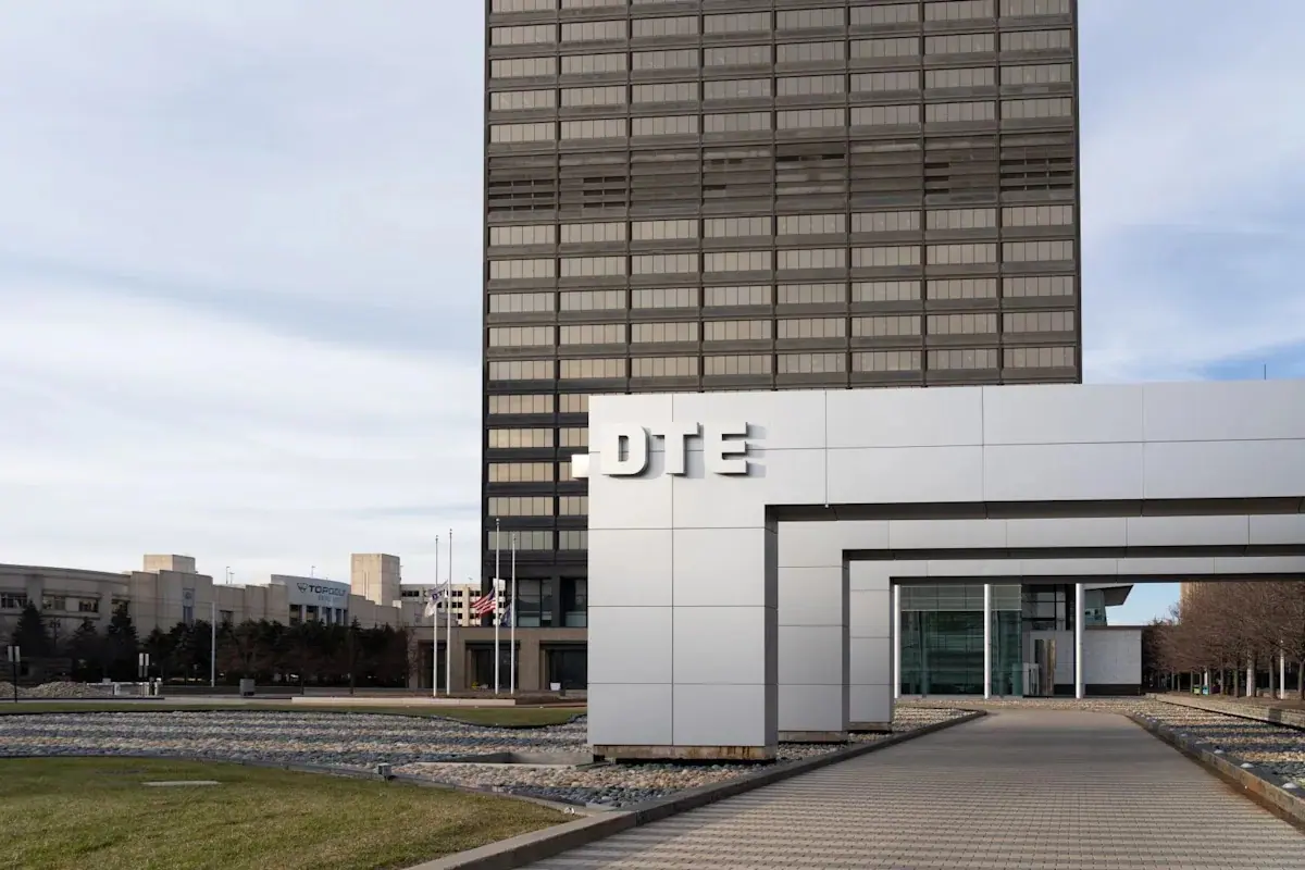 Is DTE Energy Stock Underperforming the Dow?