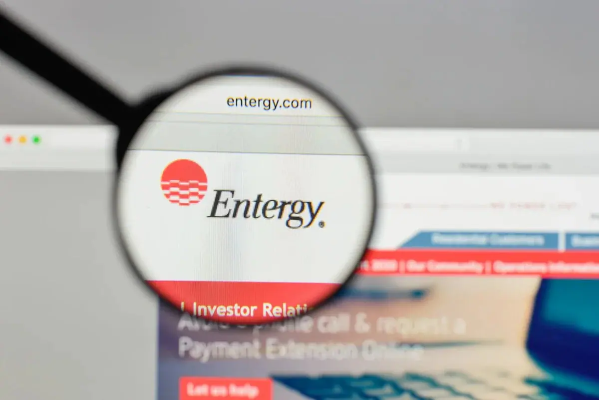 How Is Entergy's Stock Performance Compared to Other Utility Stocks?