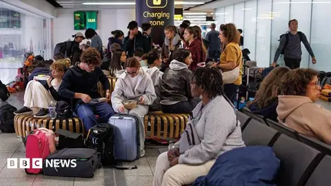Flight chaos caused by 'millisecond' software defect, report says