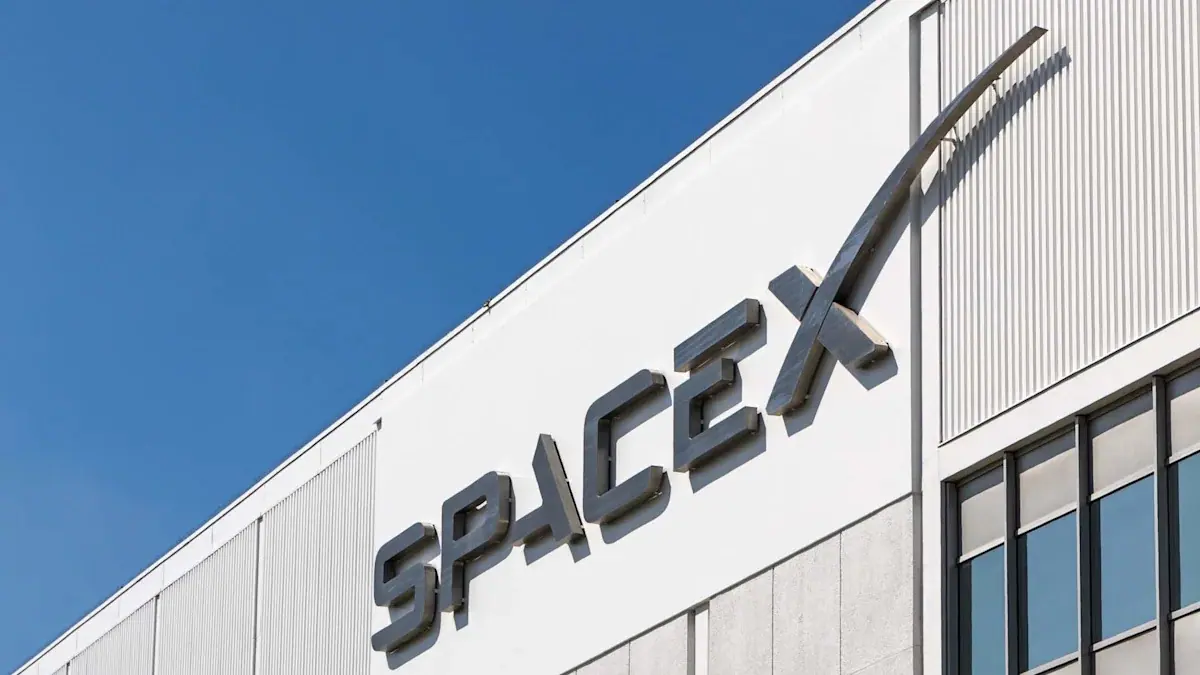 SpaceX stock falls as Starship's test flight slips to Sept. 28, retail investors sell shares