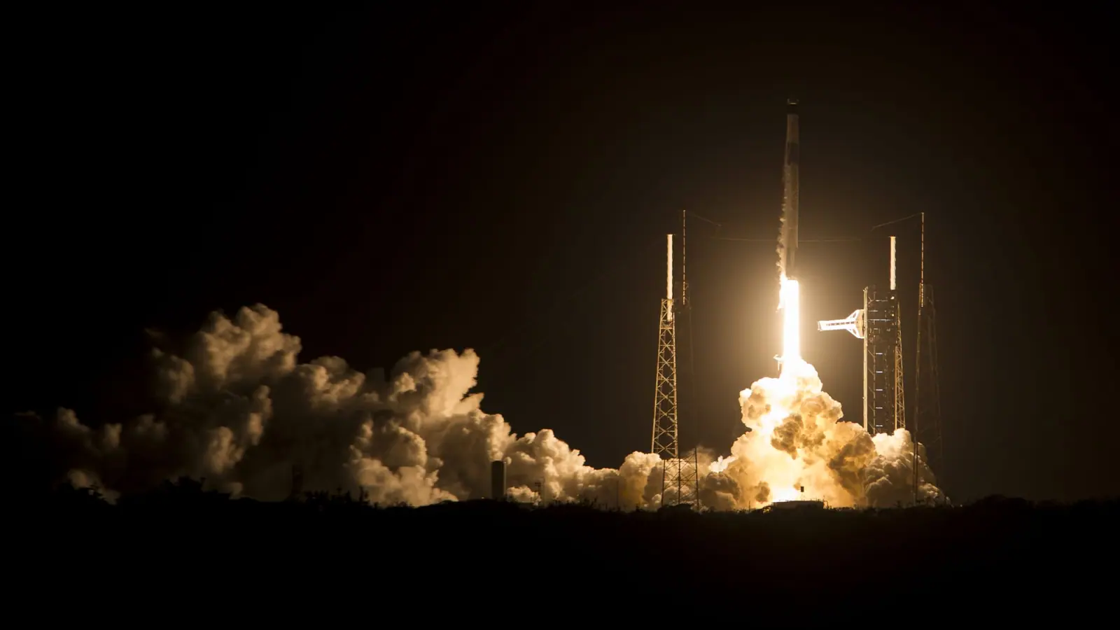 SpaceX scores another $950 million from NASA for 3 more crewed flights to ISS