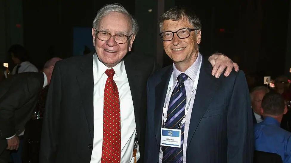 Warren Buffett and Bill Gates attend the Forbes' 2015 Philanthropy Summit Awards Dinner on June 3, 2015 in New York City
