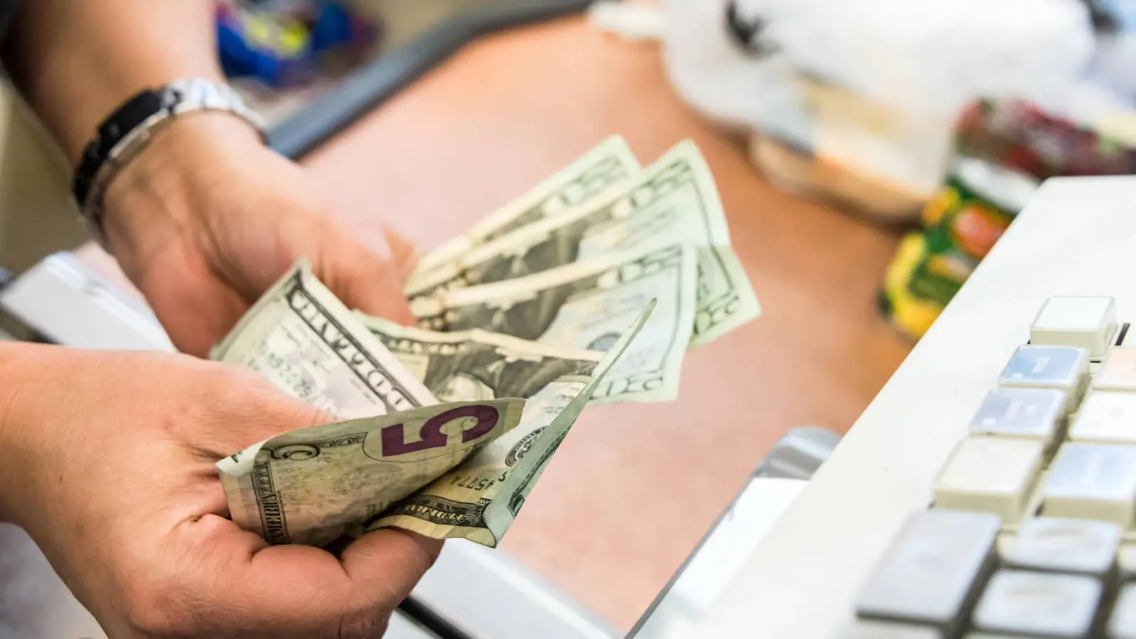 Amex launches high-yield savings account to complement business checking