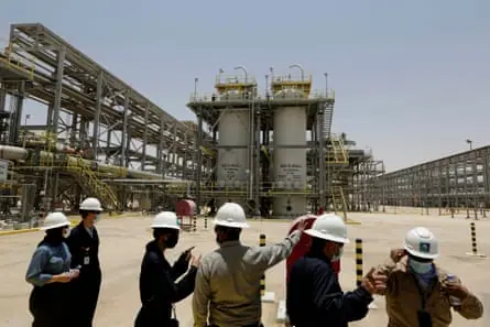 Engineers and journalists at a Saudi Aramco plant in Hawiyah in 2021.