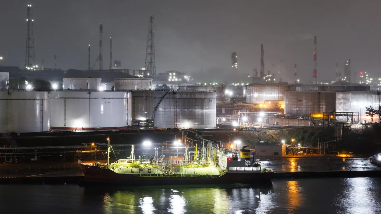 Here's what the Saudi East-West pipeline shutdown means for Asia's biggest crude importers