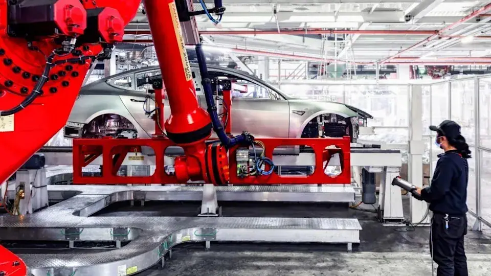 Tesla is preparing a 538,720-square-foot distribution facility south of Austin as the electric vehicle manufacturer continues building out its U.S. supply chain network. (