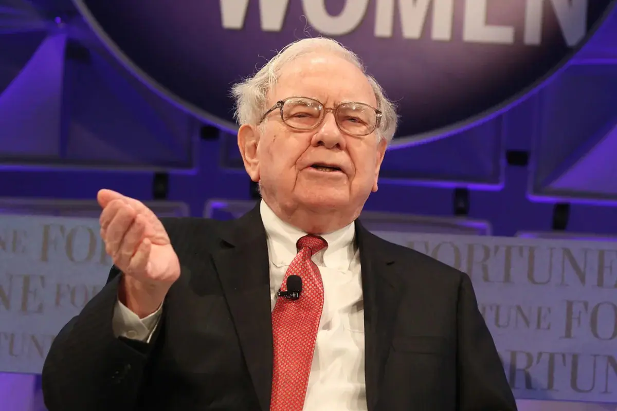 Warren Buffett Just Stepped Down. These 2 AI Stocks Still Define Berkshire’s Portfolio