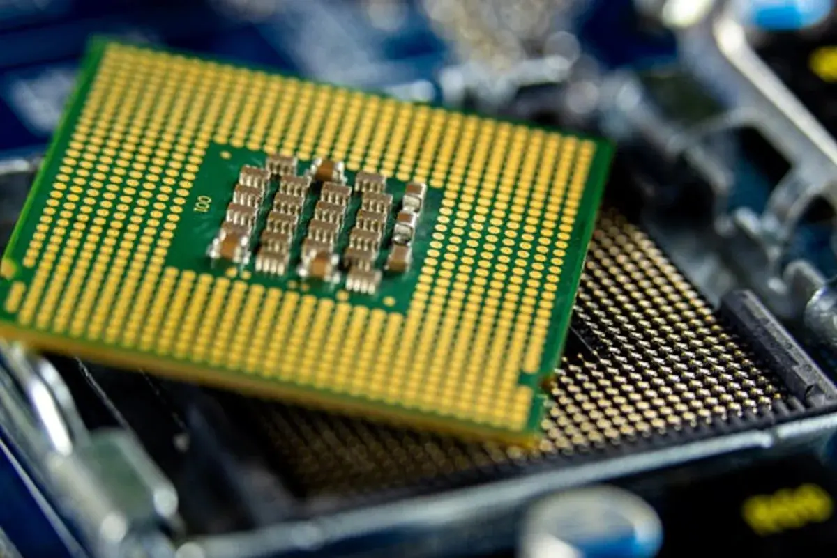 Tower Semiconductor (TSEM): $1.3 Billion in Silicon Photonics Contracts Puts AI Growth in Focus