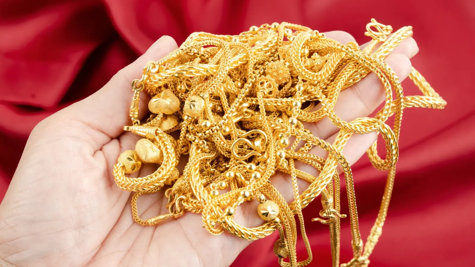 I made extra cash in 30 minutes by selling broken gold and silver jewelry — here’s how I did it