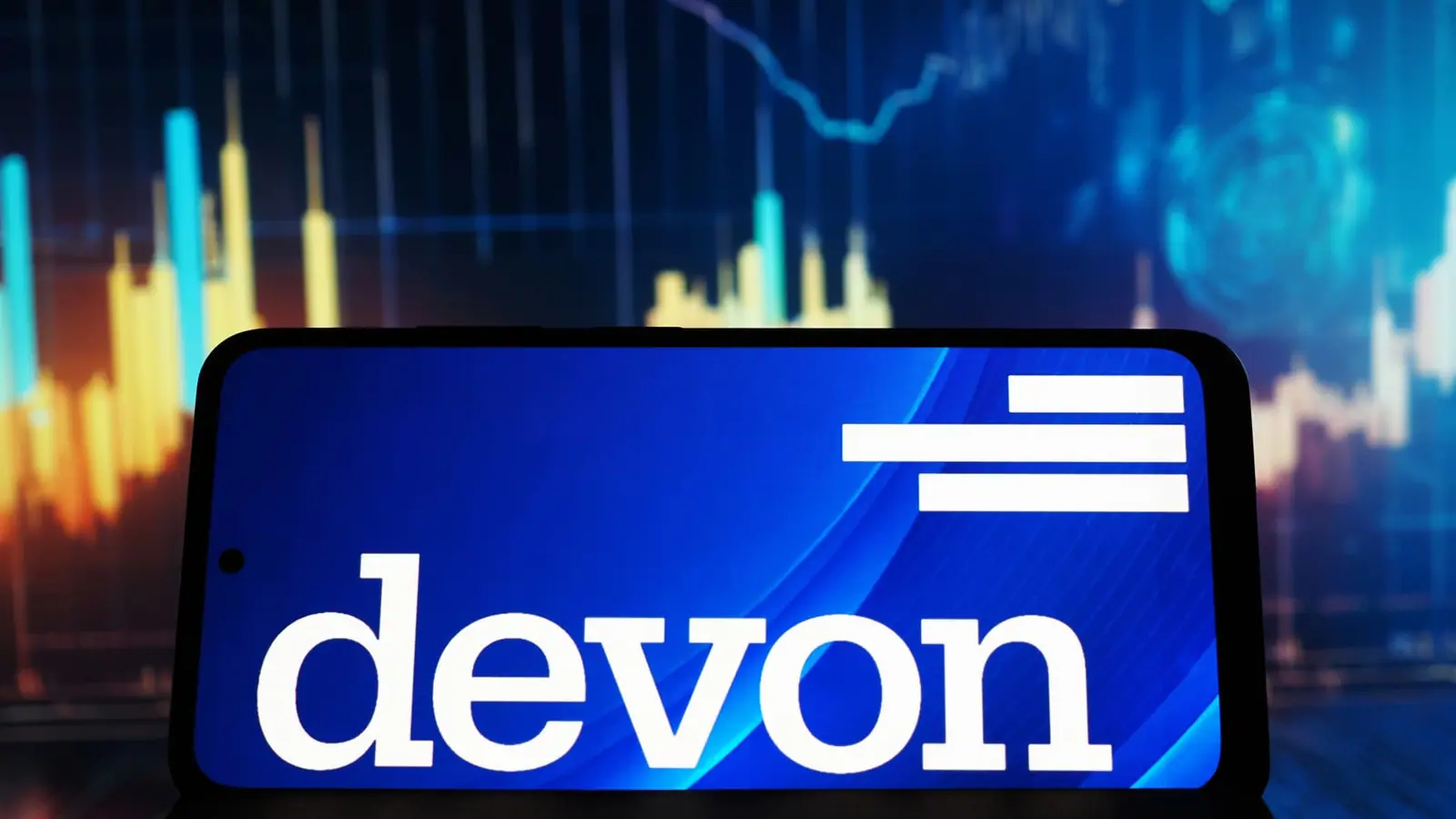 Activist Toms Capital urges Devon Energy in letter to explore alternatives, including a sale