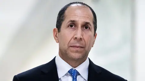 Federal prosecutors probe Jeffrey Epstein estate executors, WSJ reports