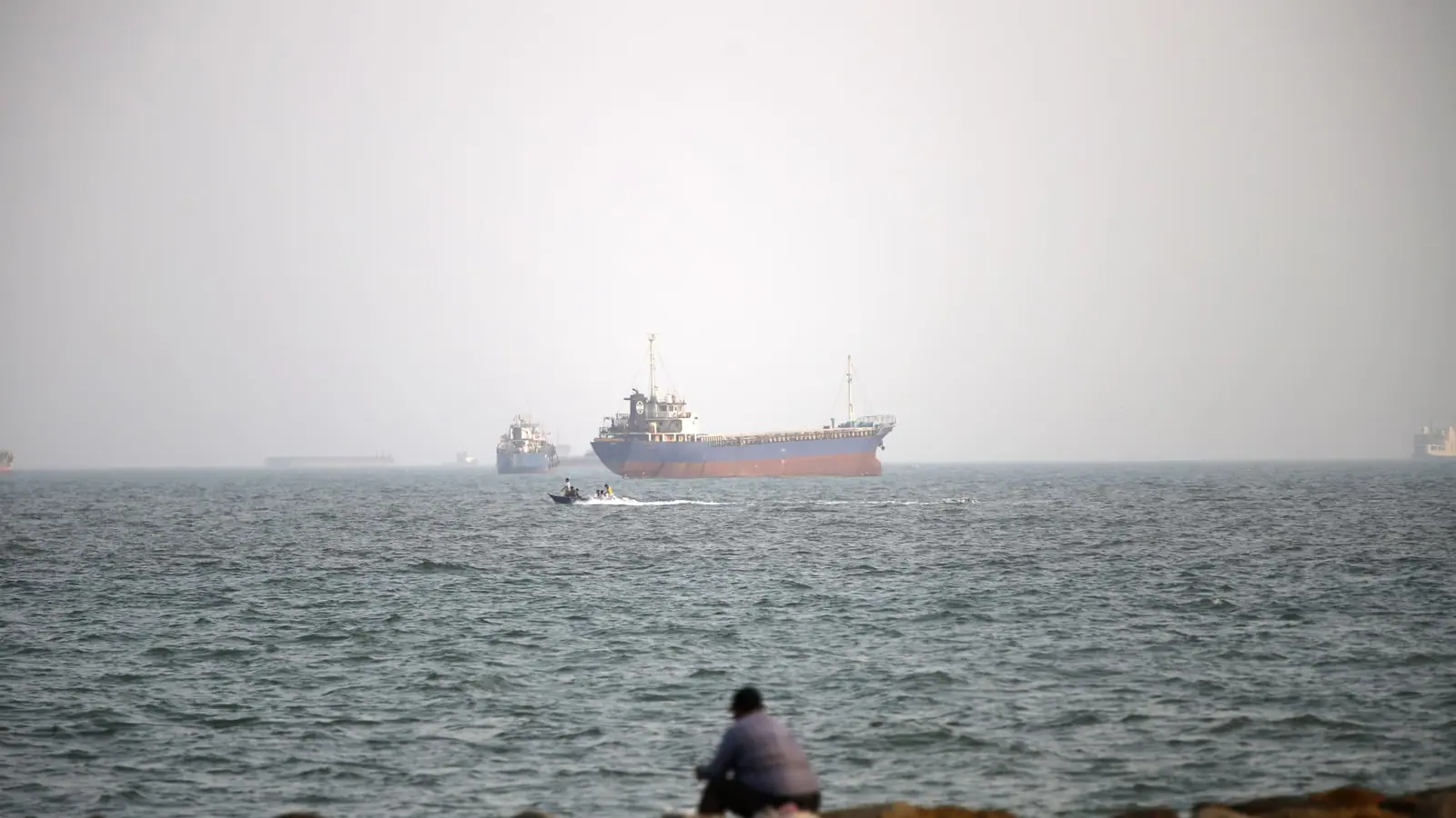 Oil prices rise sharply as investors seek progress on U.S.-Iran talks