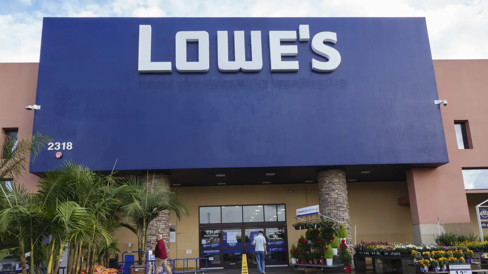 Lowe's is launching a drone delivery service in partnership with DoorDash, Alphabet