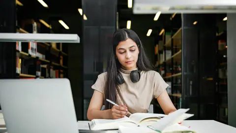 FAFSA opens early: Why families should apply for college aid now