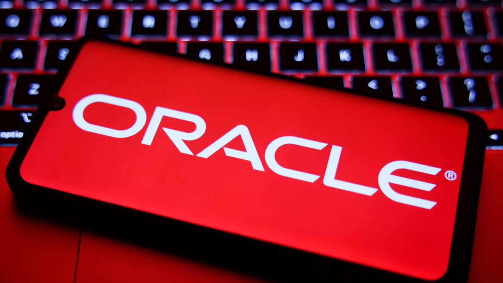 Oracle Japan shares surge 7% after record fiscal first quarter, bucking selloff of U.S. parent