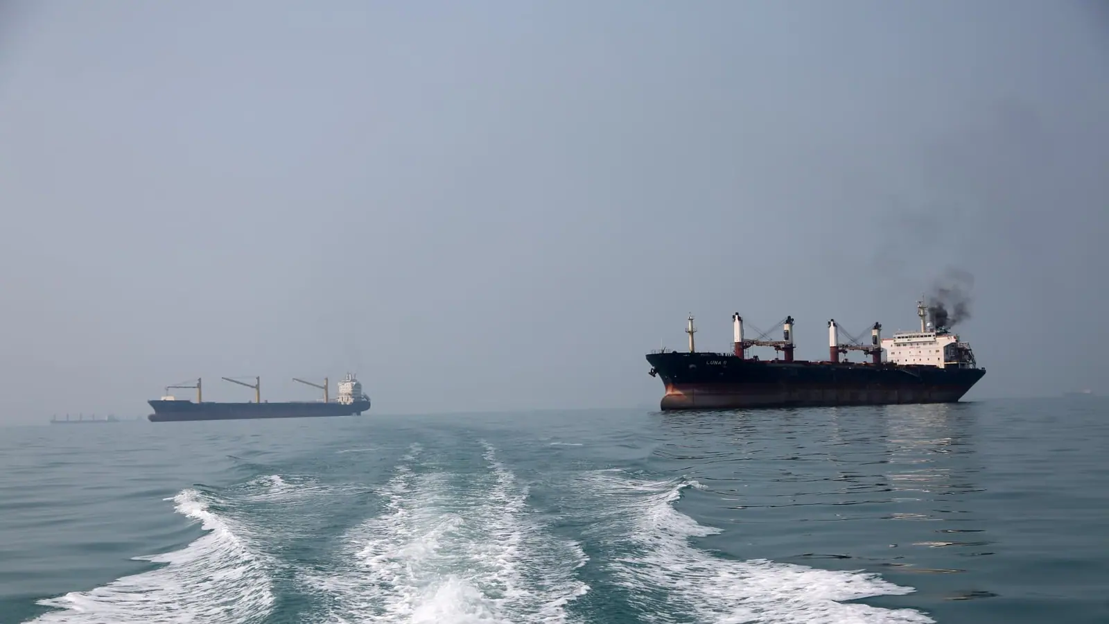 Iran offers to reopen Strait of Hormuz within 7 days and restart nuclear talks