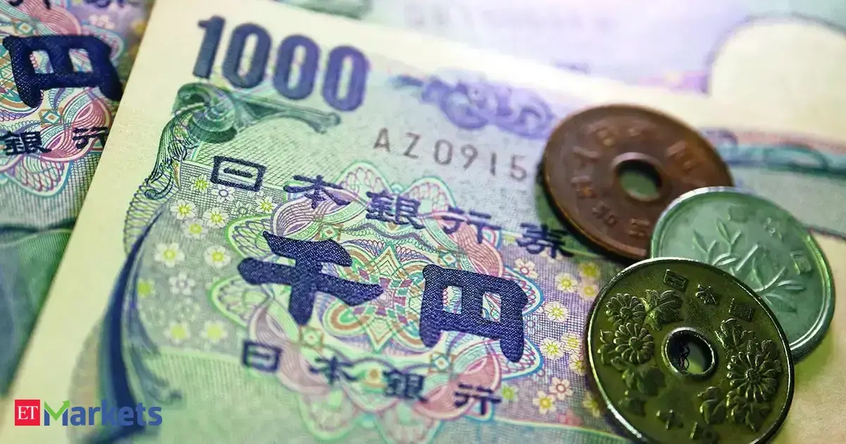 Japanese investors step up domestic bond purchases as foreign demand drops: JSDA data