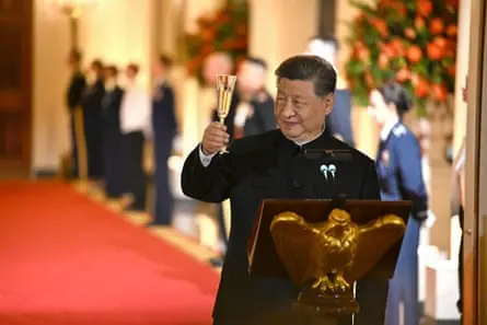 Xi Jinping raises a toast at the White House