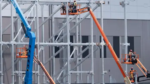 The blue-collar AI job market is booming. Will data center backlash make it go bust?
