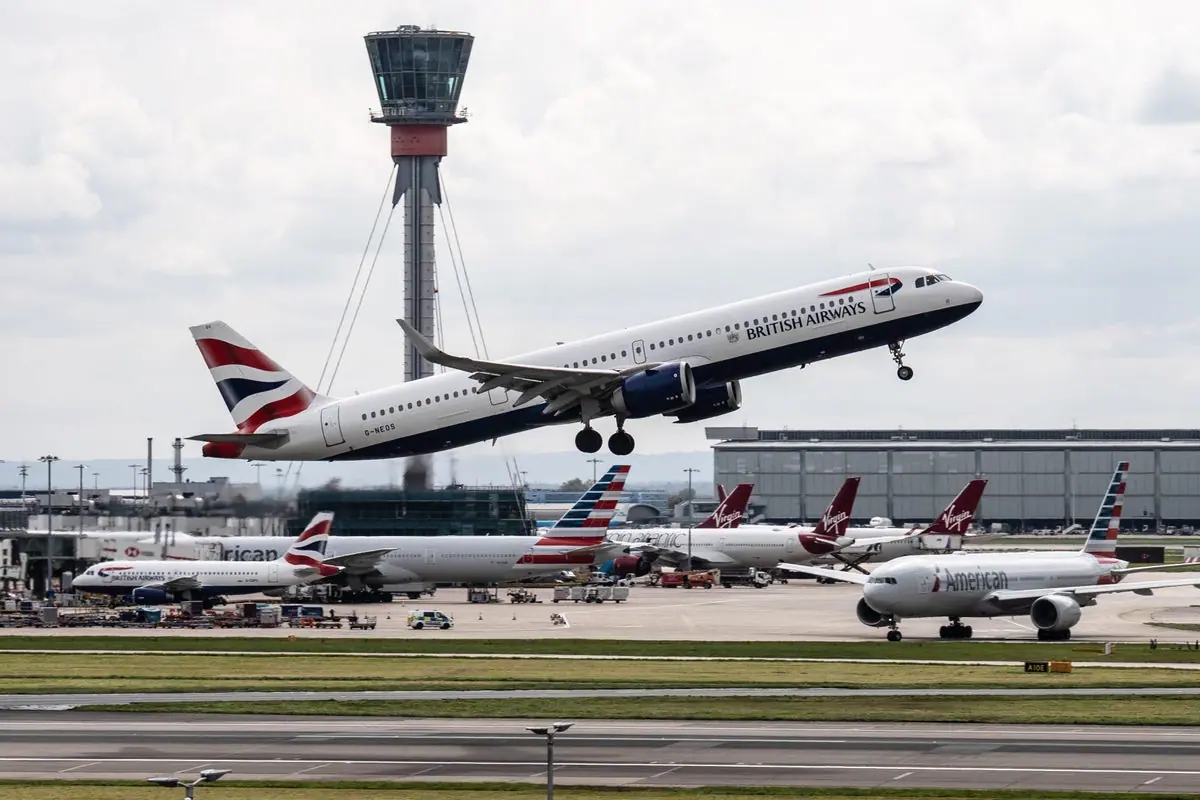 Heathrow’s third runway delayed until 2039