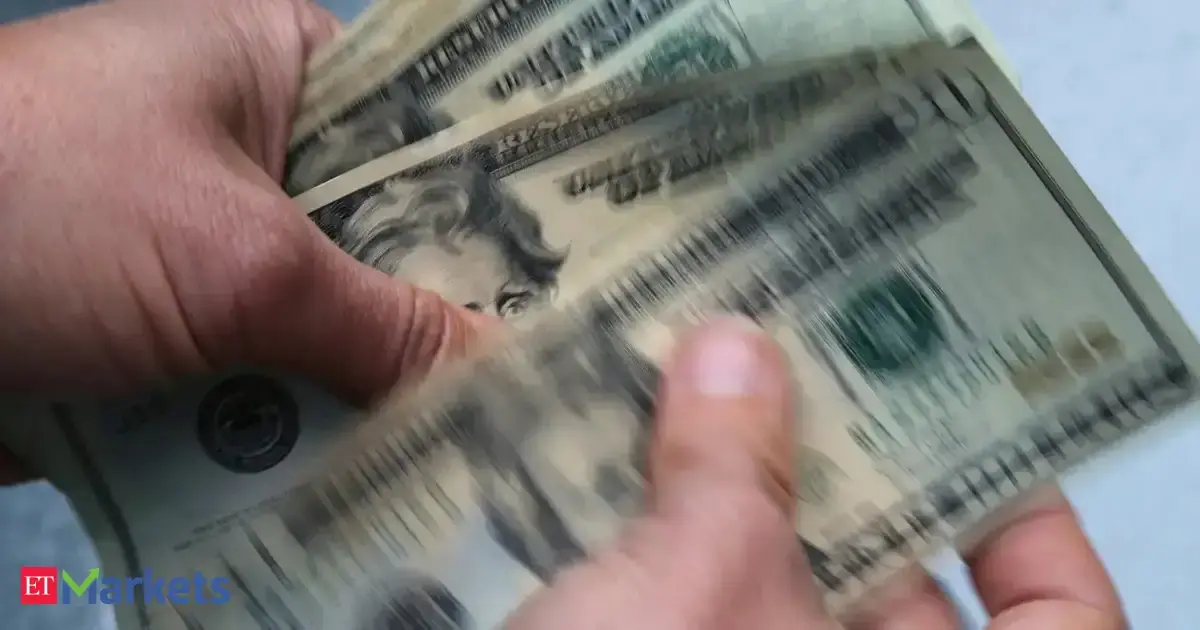 Dollar firms as US-Iran tensions lift oil, hawkish Fed bets build
