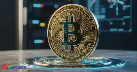 Bitcoin hovers around $82,000 after $2.4 billion in weekly ETF inflows as Q3 gain hits 43%