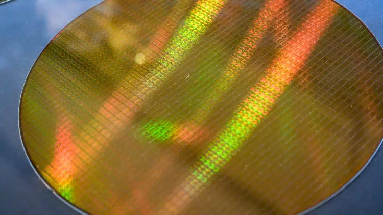 Here's one strategy for options traders betting on Micron, according to Mike Khouw