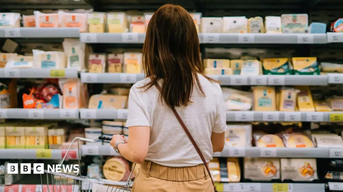 Aldi boss says some of rivals' loyalty discounts 'dupe' customers