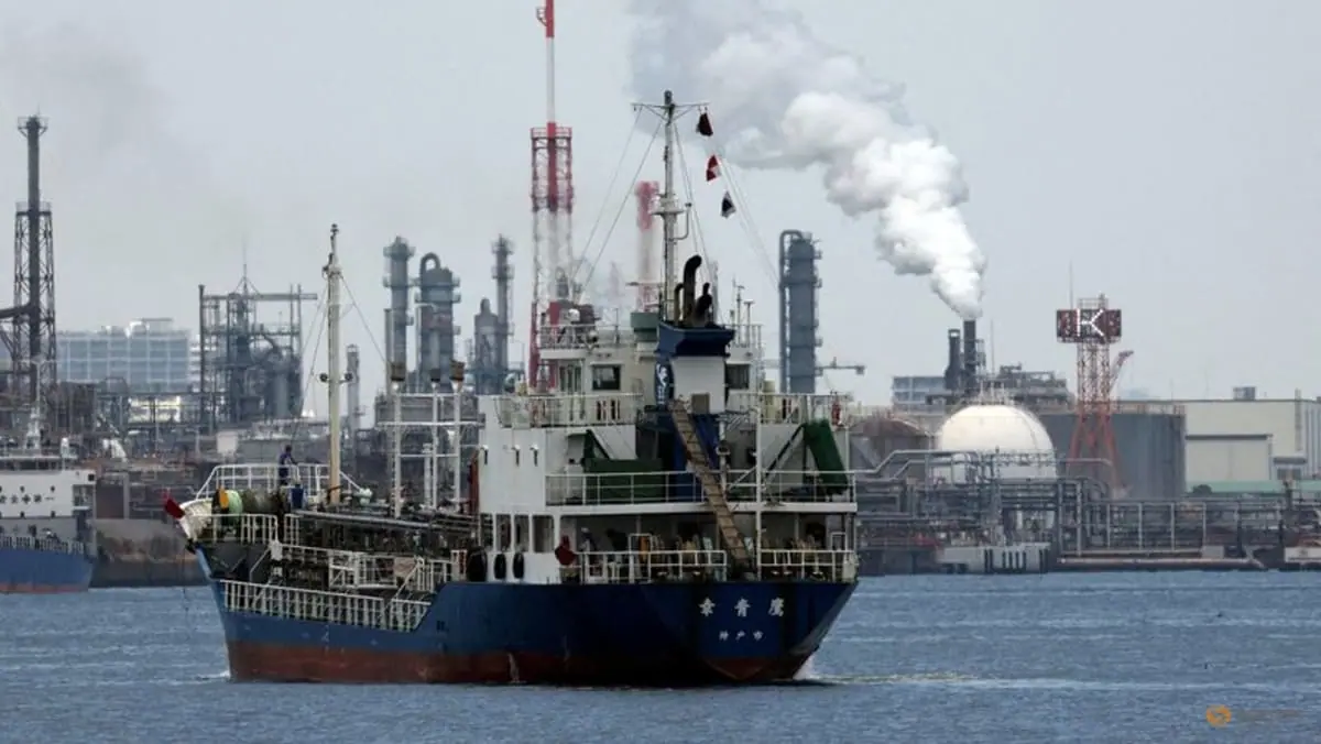 Oil prices rise for second session on continued Middle East supply concern