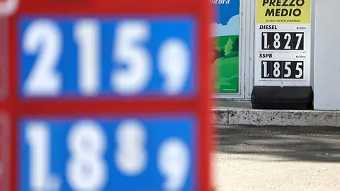 Italy: Meloni government extends fuel decree, excise duty cuts to 1 May