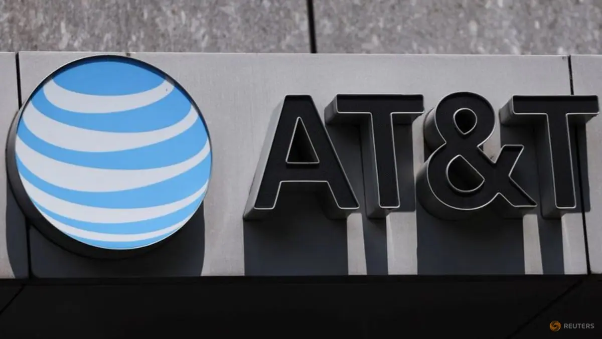 AT&T signs over $3 billion fiber deal with Corning as data demand surges