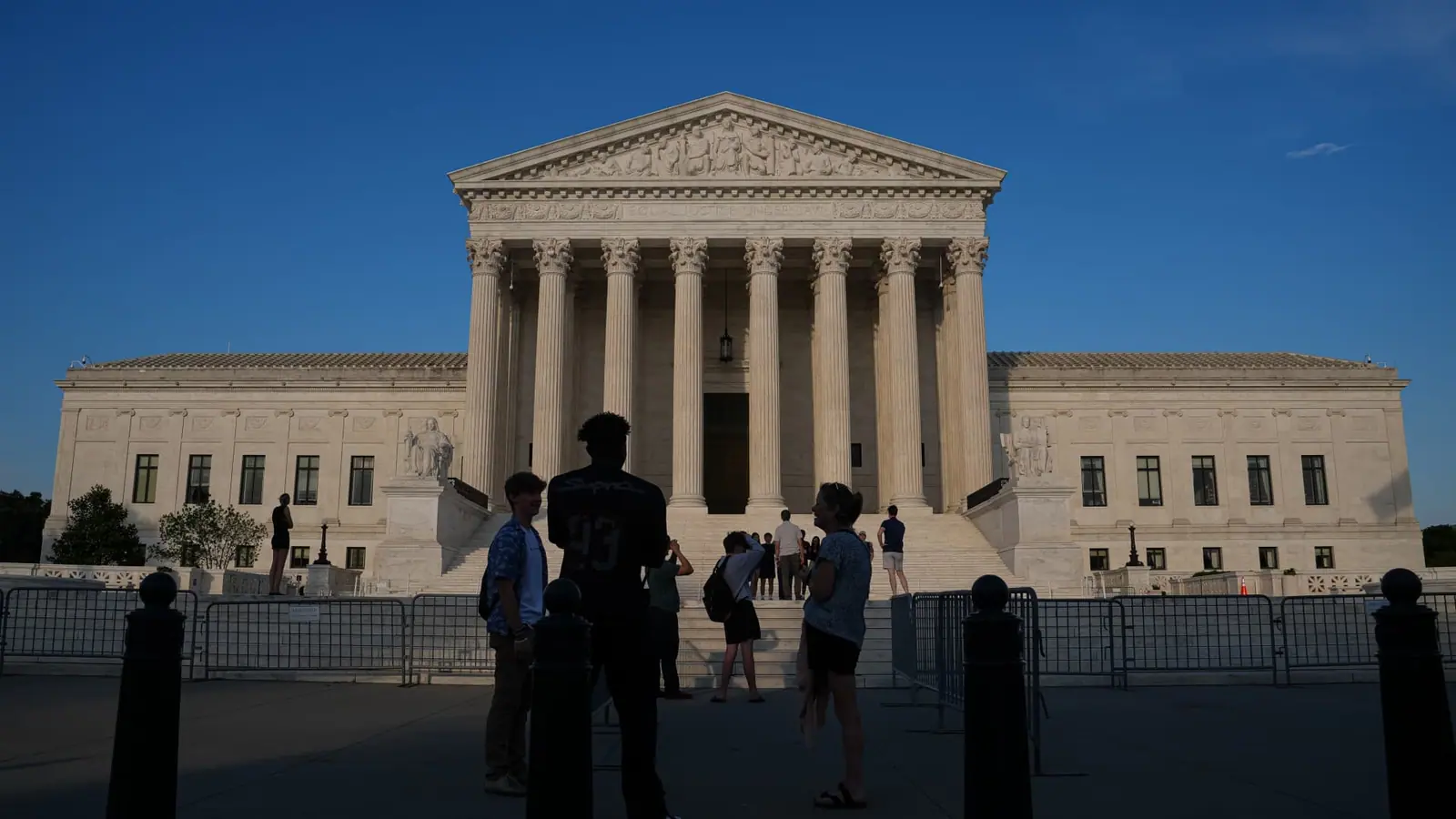 Supreme Court lets Trump resume third-country deportations