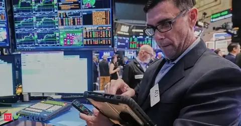 US stocks: US market ends slightly lower as bond yields hold near multi-decade highs
