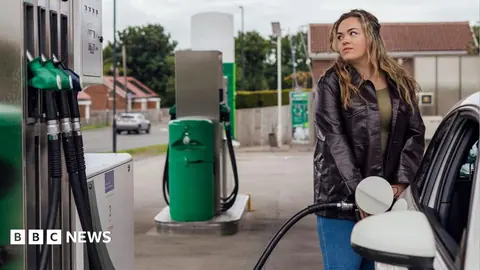 Petrol prices rise by 5p over a week as Iran war sends oil higher