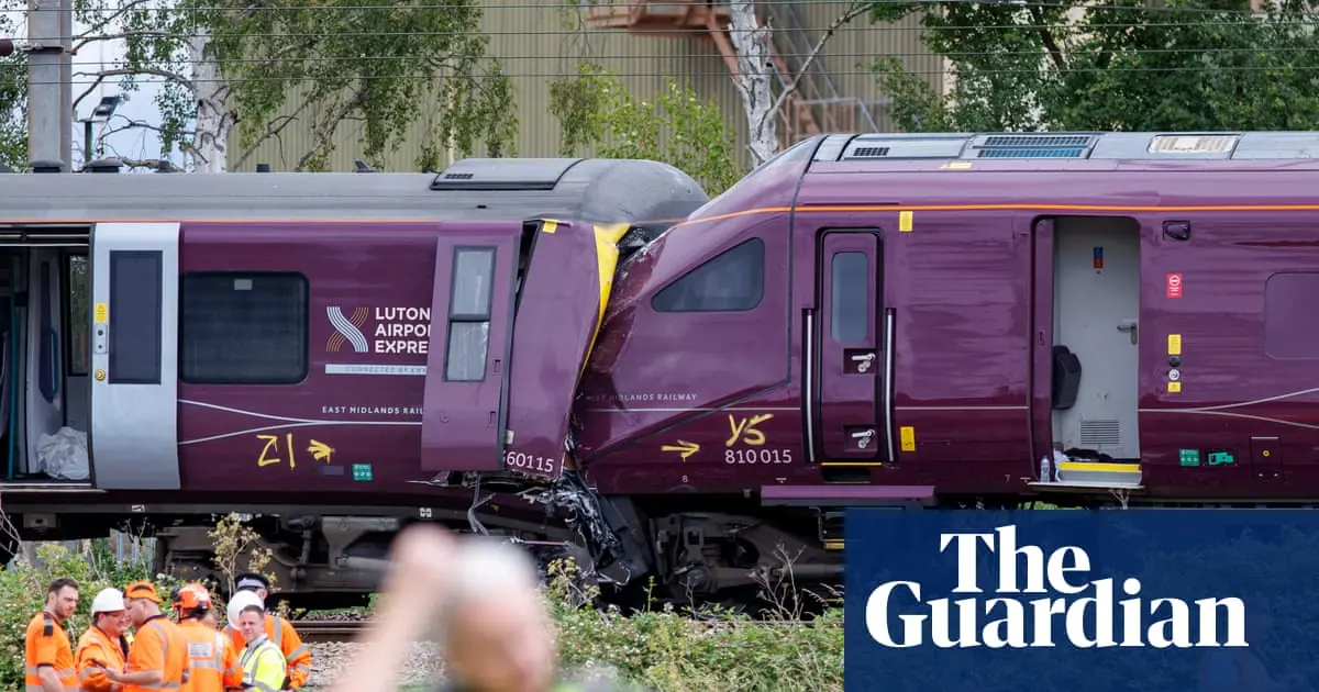 Bedford rail crash: train sped up after red light warning, say investigators