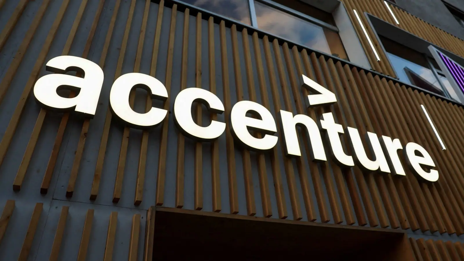 Accenture stock rallies after earnings beat expectations