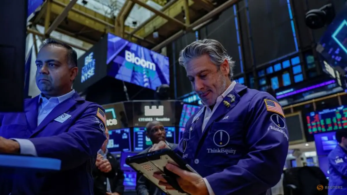 Global shares gain, bonds supported as oil drops, jobs data misses expectations