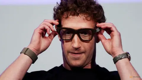 Dutch eyewear chain Hans Anders halts sale of Meta glasses, citing privacy concerns