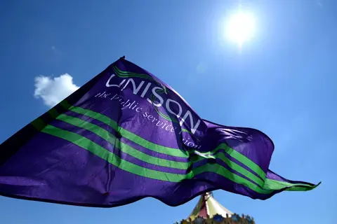 Unison agrees to take new Glasgow council pay deal to members after negotiations