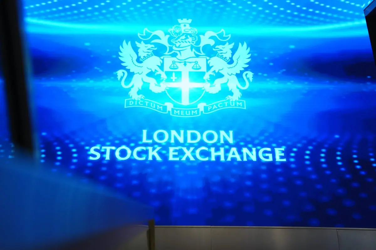 FTSE outperforms European peers as euro struggles