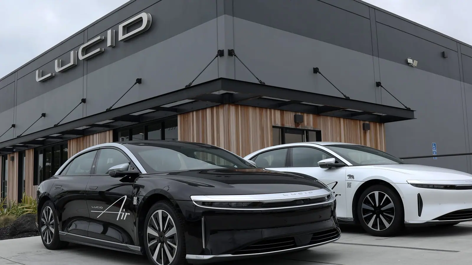 Lucid's Q3 deliveries fall 6.7% as EV maker cuts production to align with demand