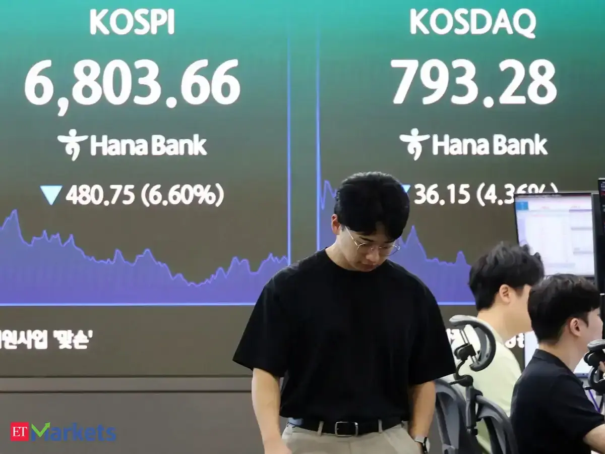 Global Market Today: Asian stocks rise after US tech rally, oil dips