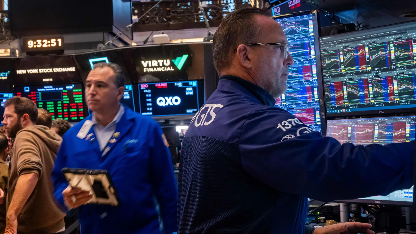 Treasury yields are broadly flat as investors anticipate FOMC minutes