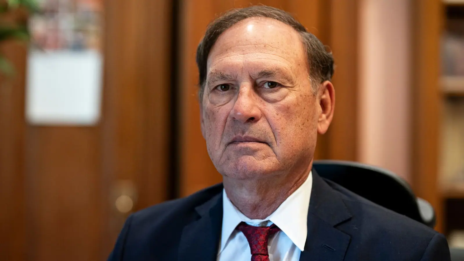 Alito plans to stay on Supreme Court, even if Democrats regain Senate: Report