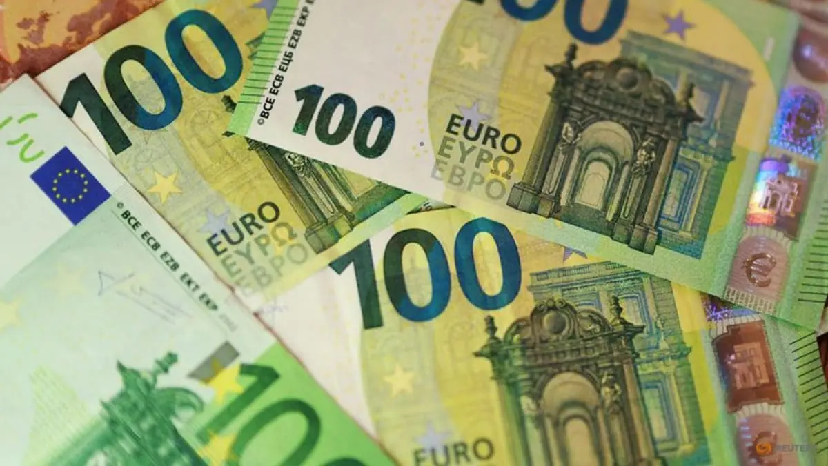 Euro bounces as decline in French bond yields cools debt jitters
