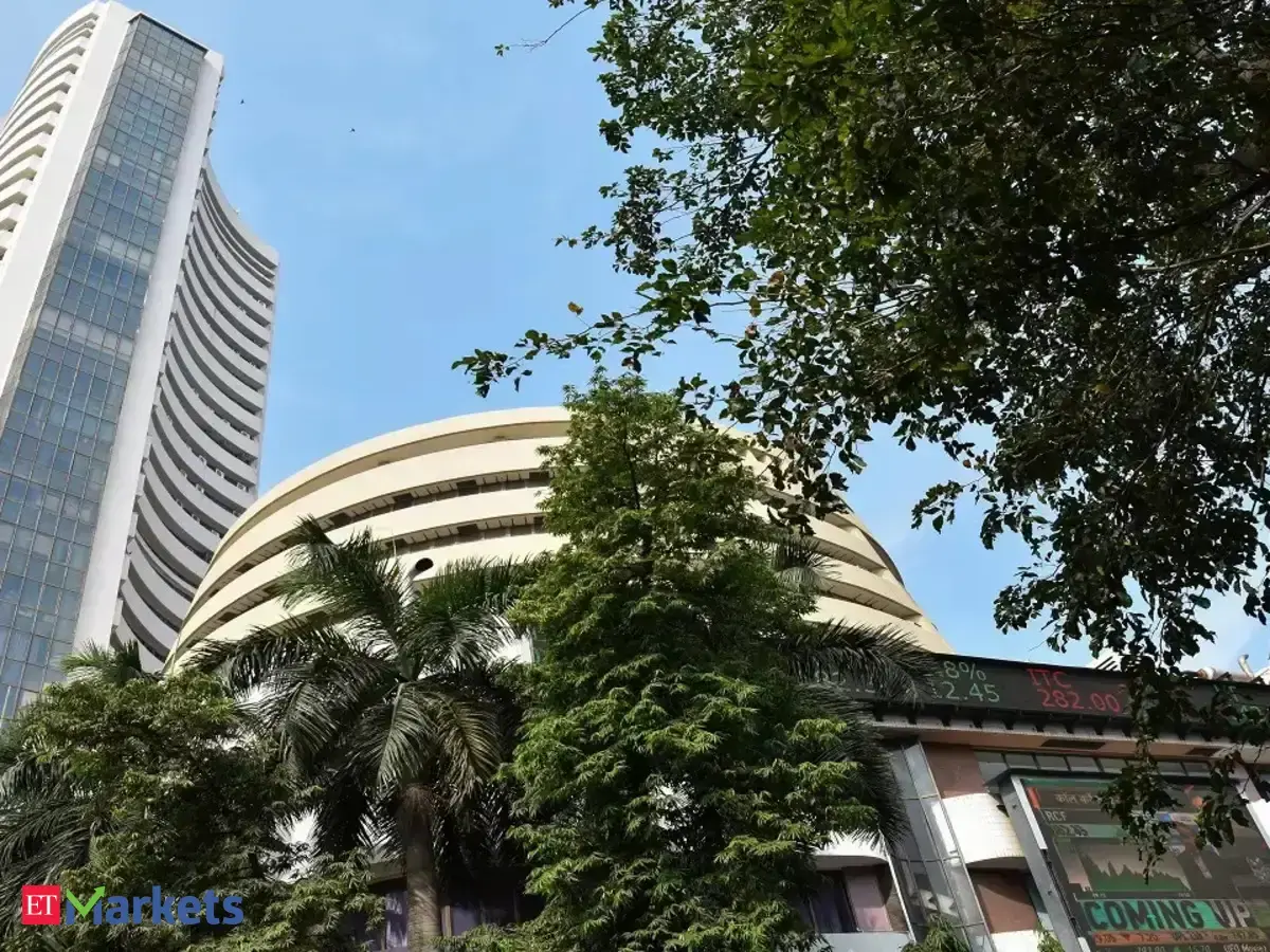 Bank stocks lift Indian markets as crude prices ease, RBI decision eyed