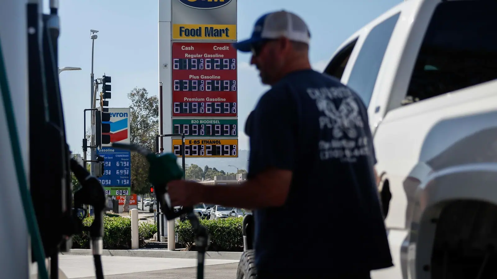 Inflation fears on the rise as one-year outlook in Fed survey hits highest level since May 2023