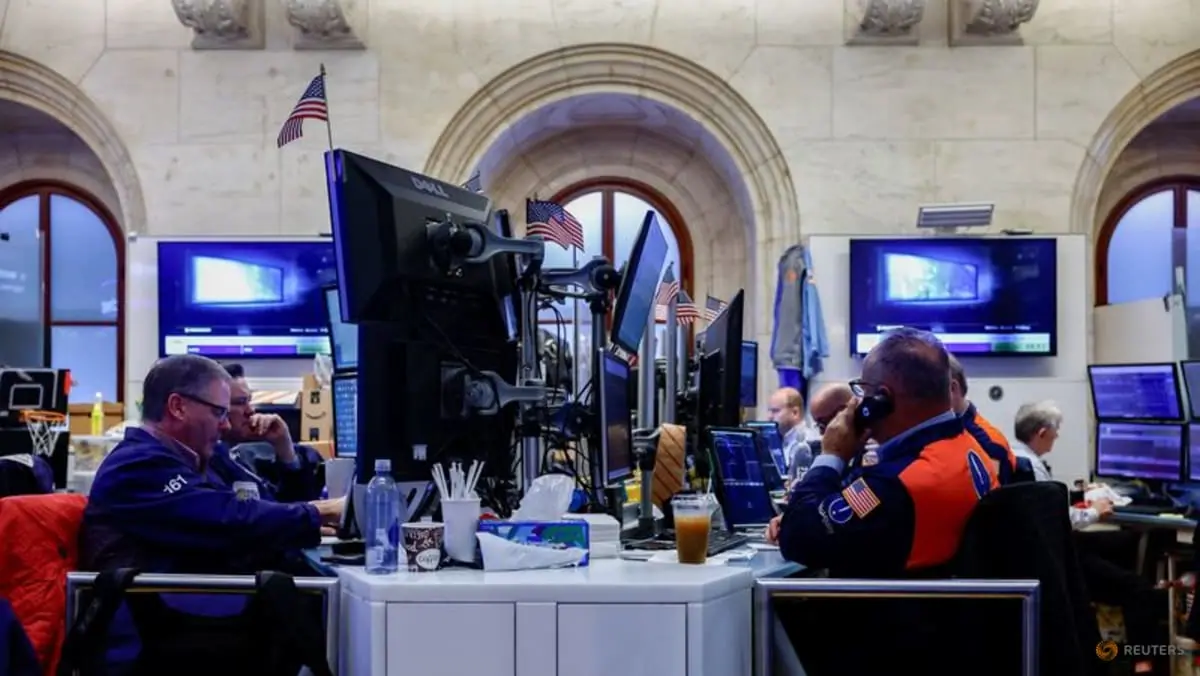 World shares, euro slide as high oil prices, fiscal worries linger