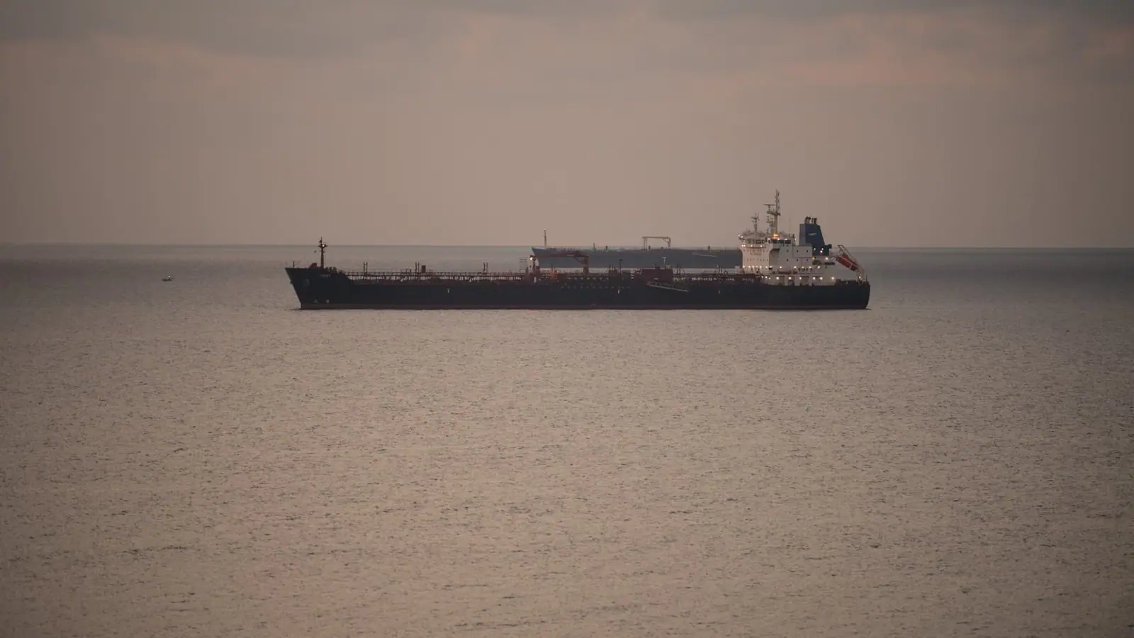 Oil gains as Middle East hostilities, potential escalation stoke supply worries